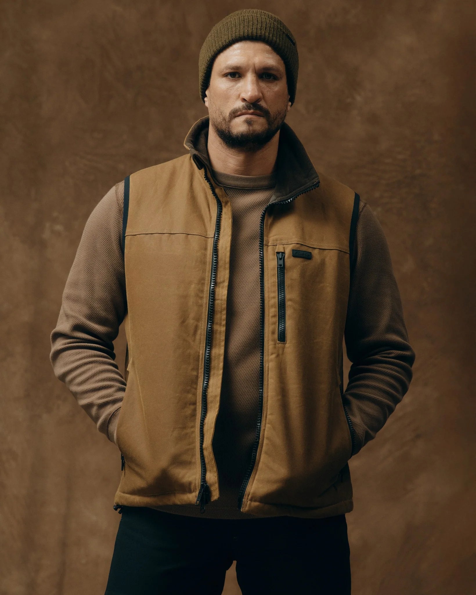 FILSON (フィルソン) PRIMALOFT 中綿オイルドコットンベスト L Filson Men's Tin Cloth Primaloft Vest - Dark Tan – Lenny's Shoe