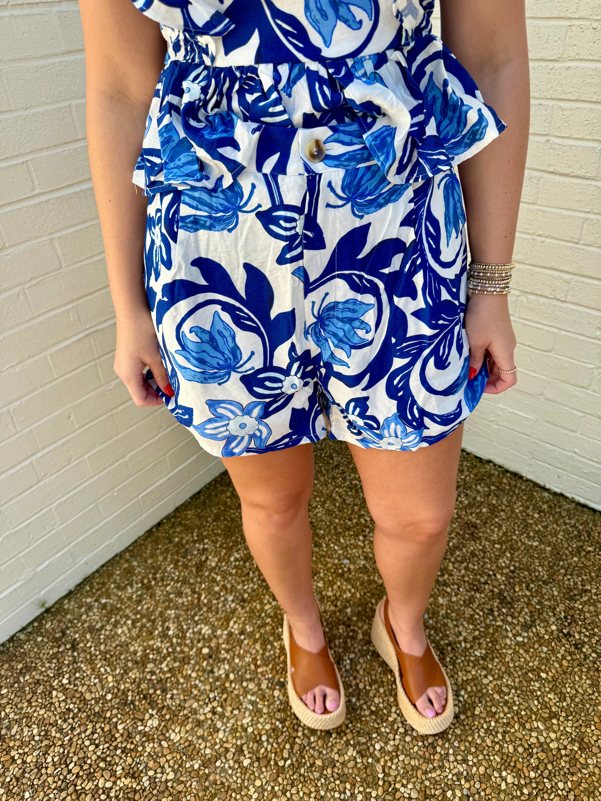 Elizabeth Shorts Entro