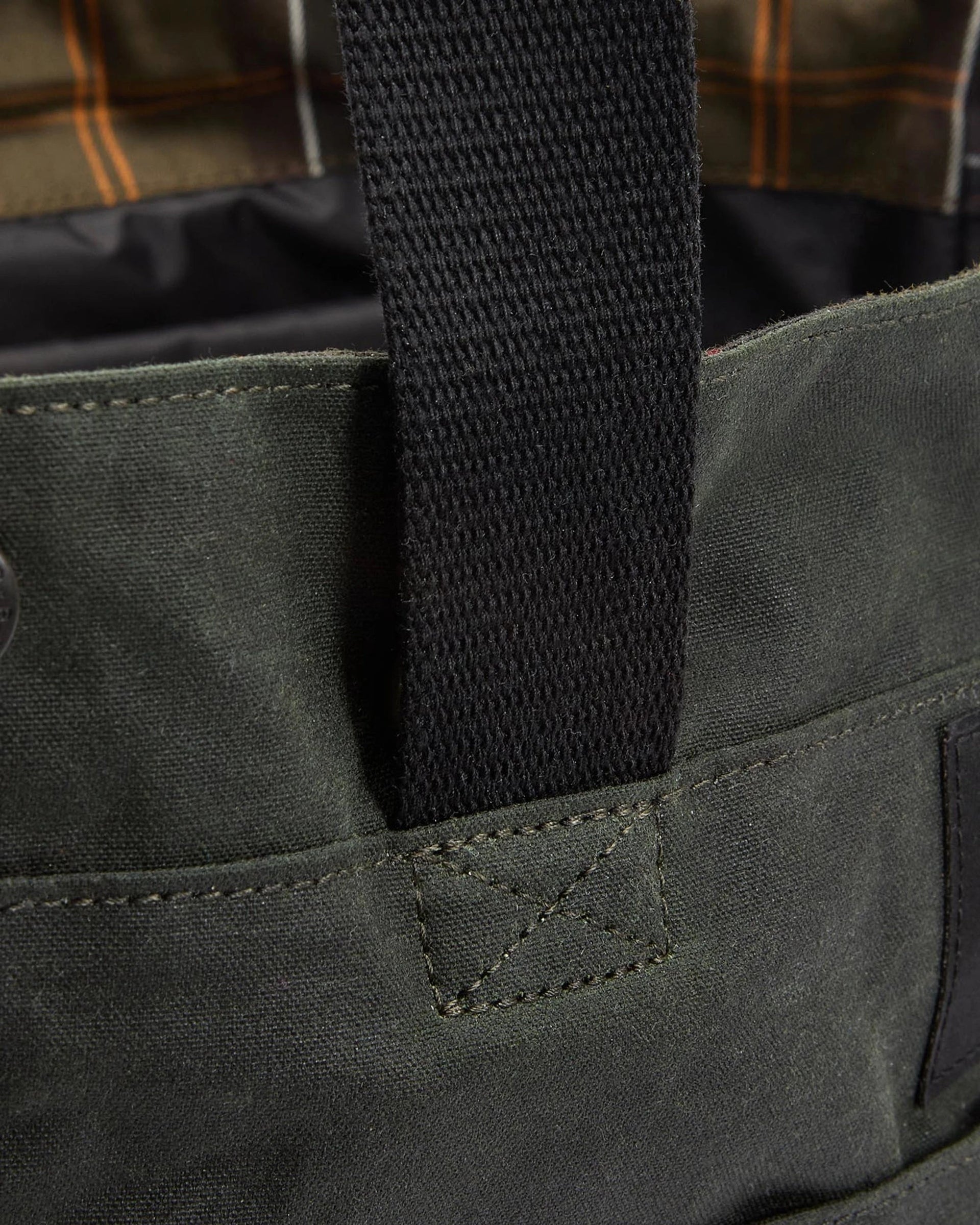 Field Waxed Tote Bag | Barbour Barbour