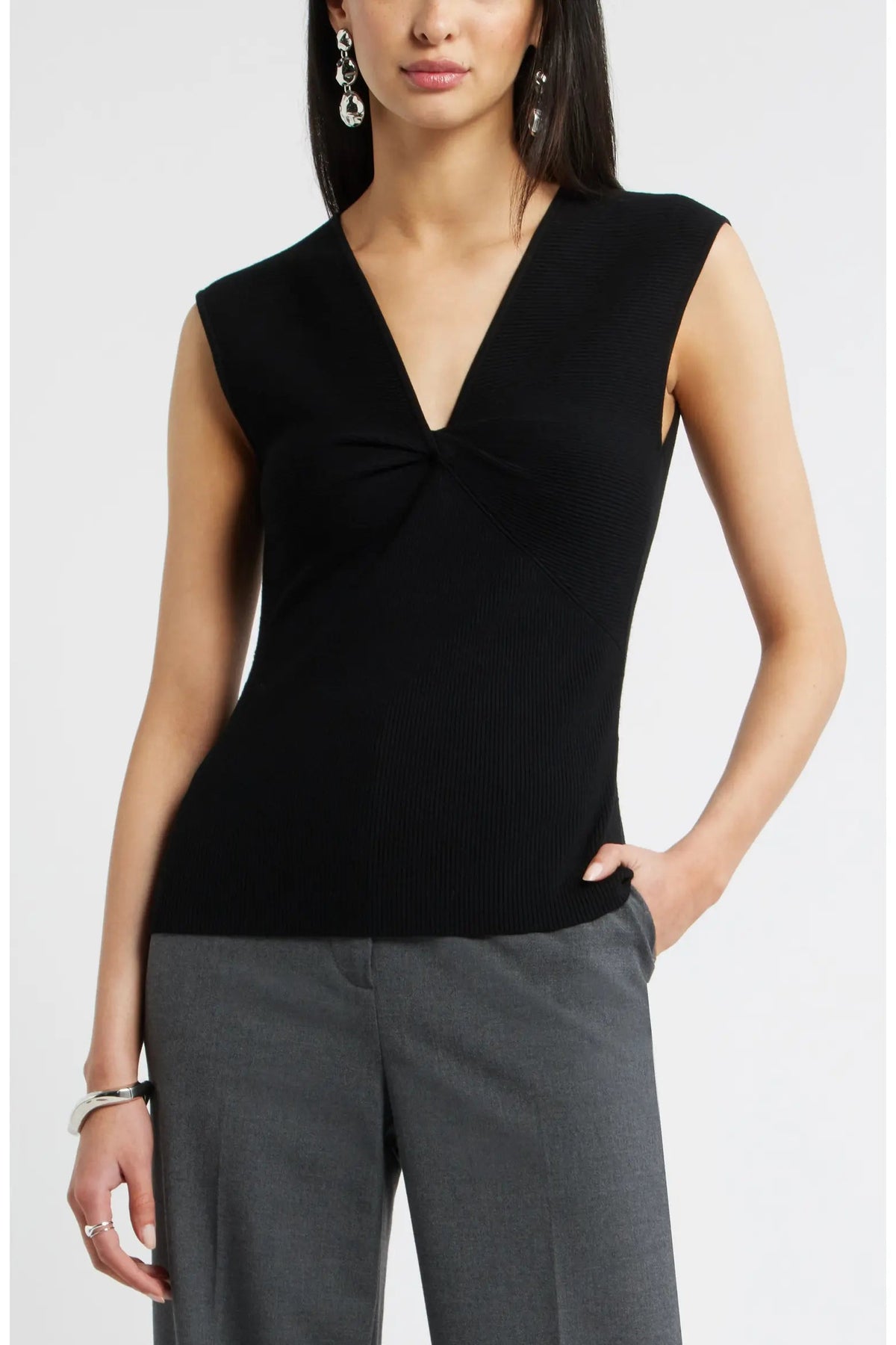 Sleeveless Twist Front Sweater Entro