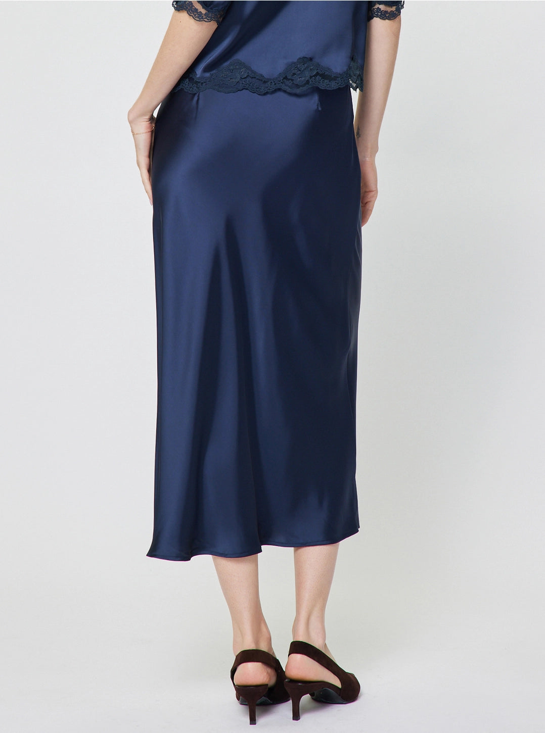 Elasticized Waist Satin Midi Skirt Current Air
