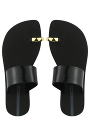 Anello Me Metal Sandals Voices Culture