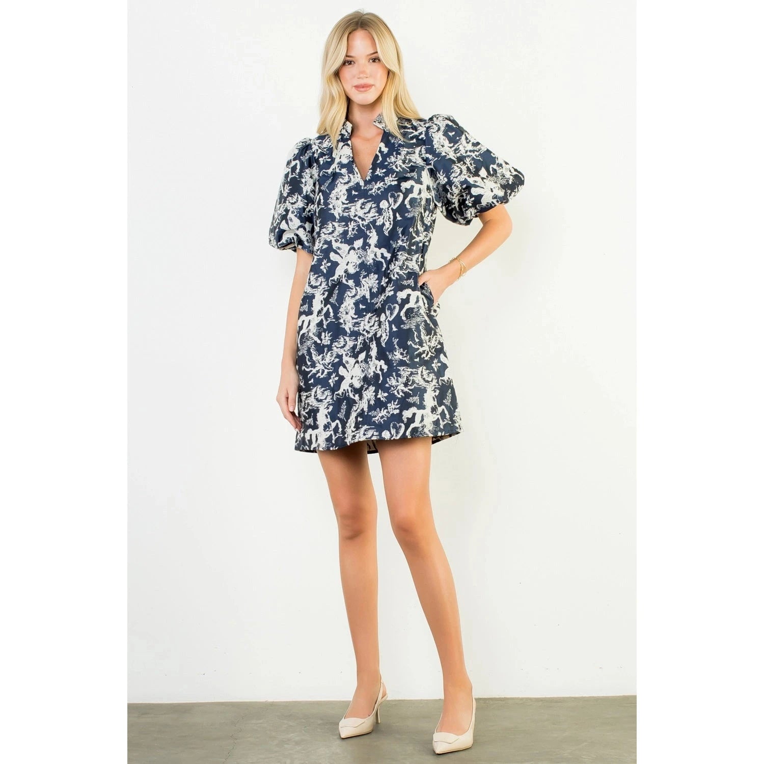 Puff Sleeve Print Detail V-Neck Dress THML