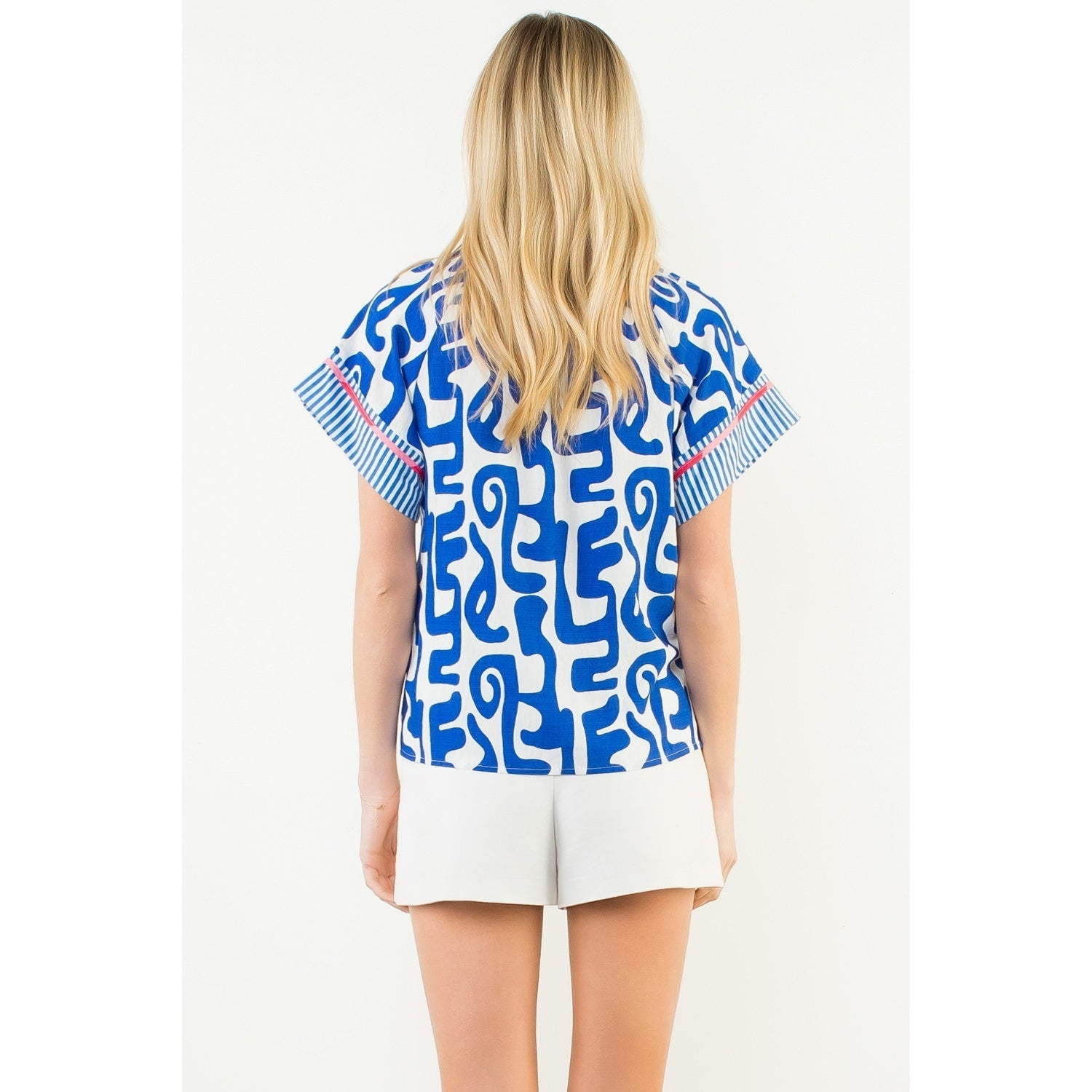 Short Sleeve Abstract Pattern Top THML