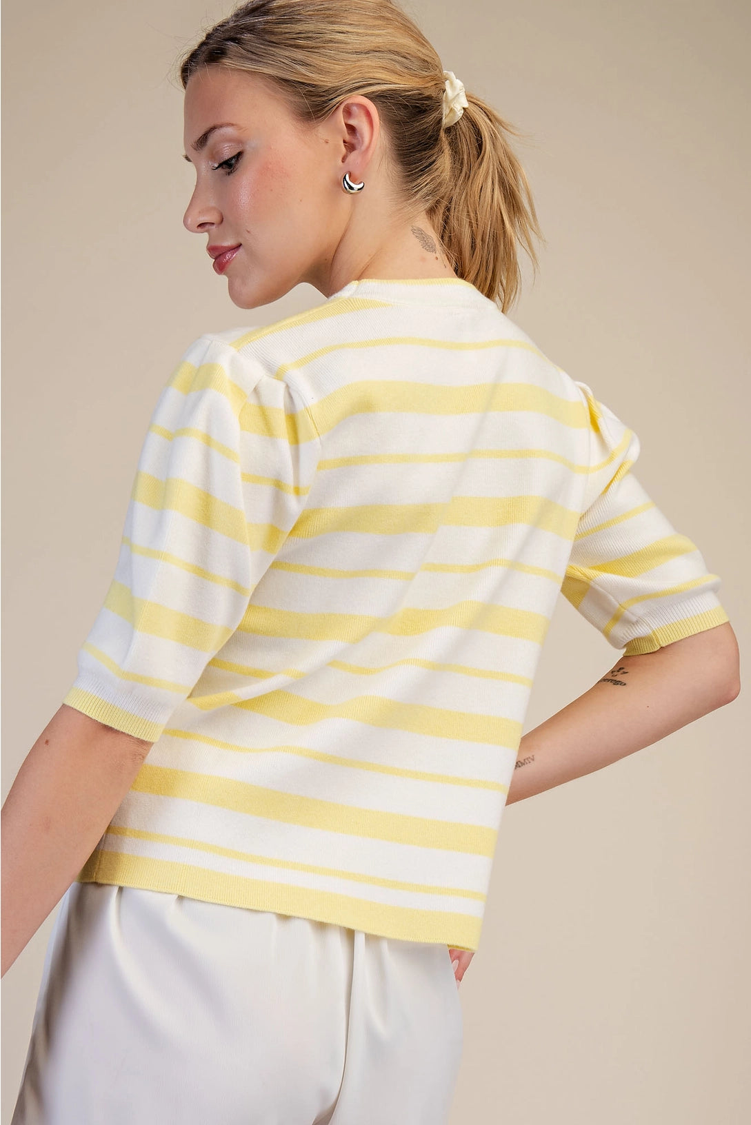 Round Neck Short Sleeve Knit Top Glam