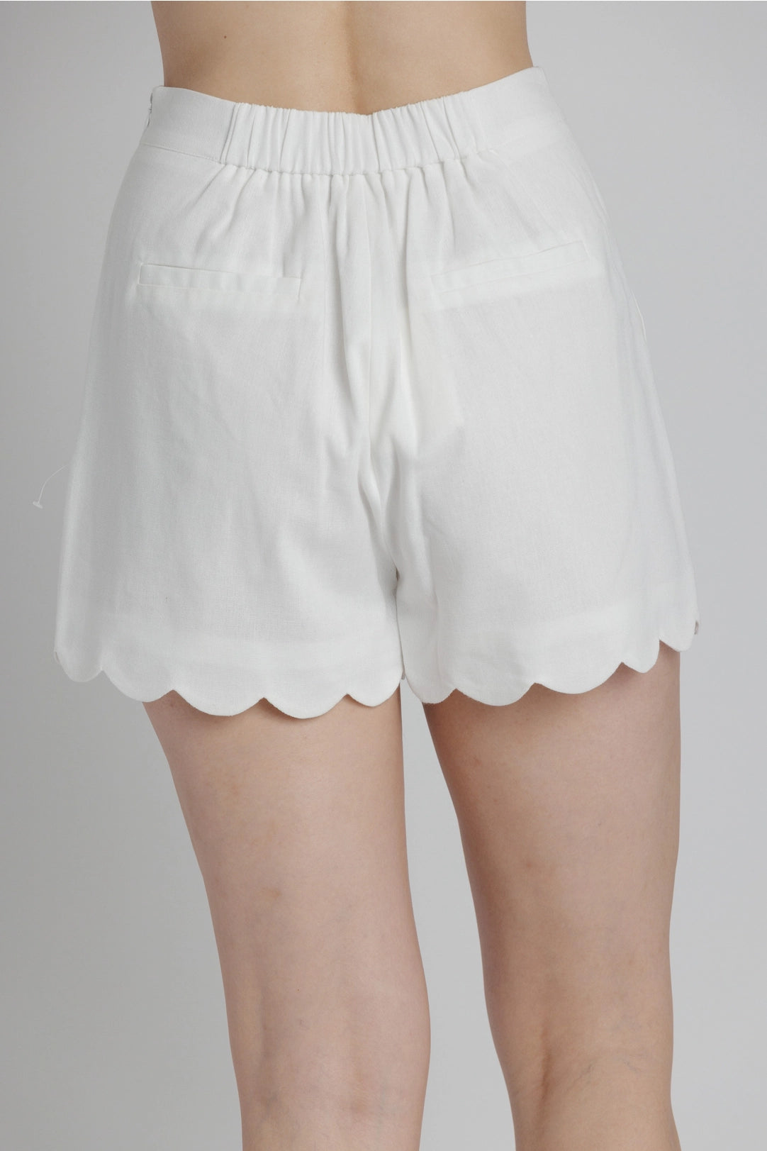 Scallop Hem Shorts Aureum