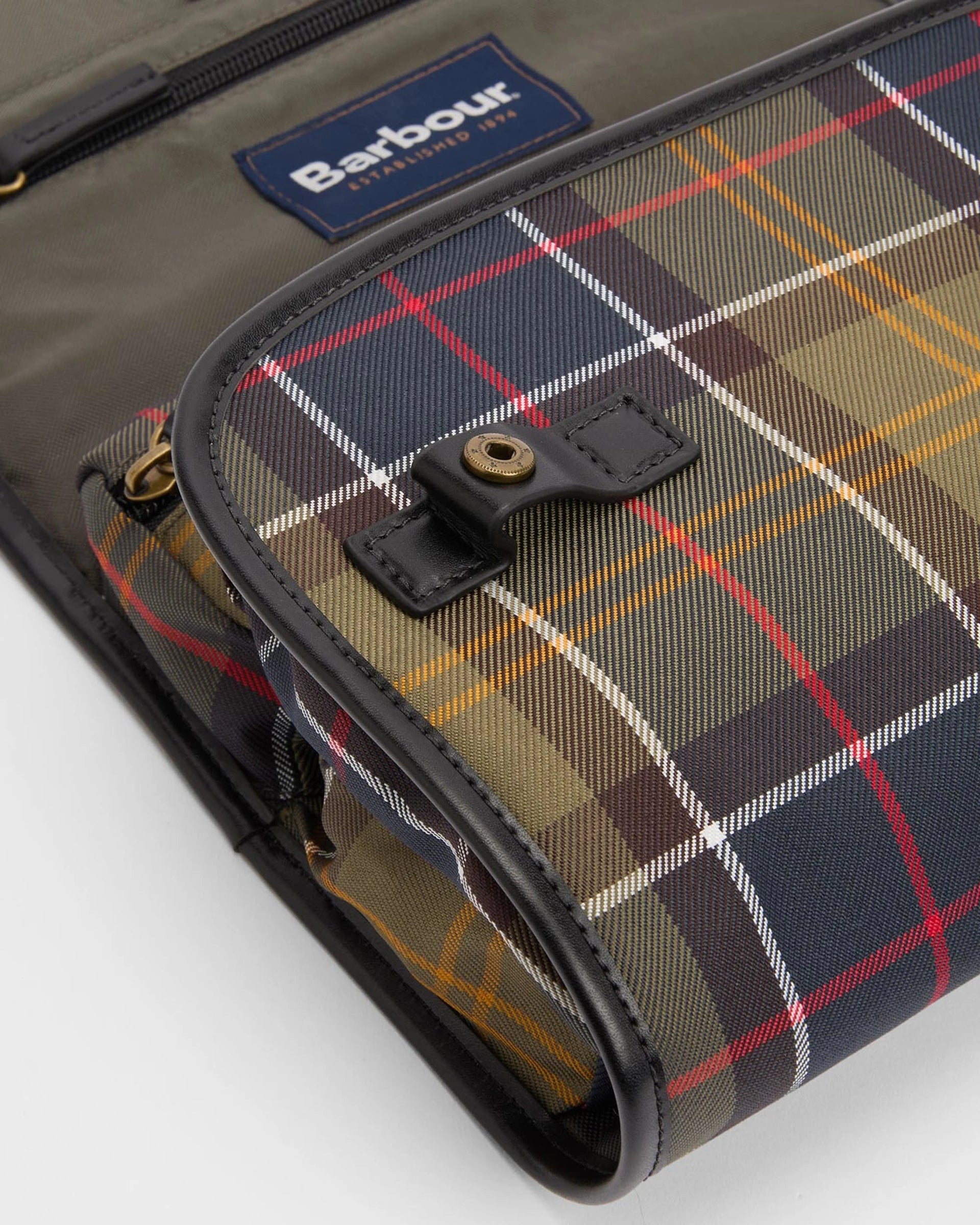 Tartan Hanging Washbag | Barbour Barbour