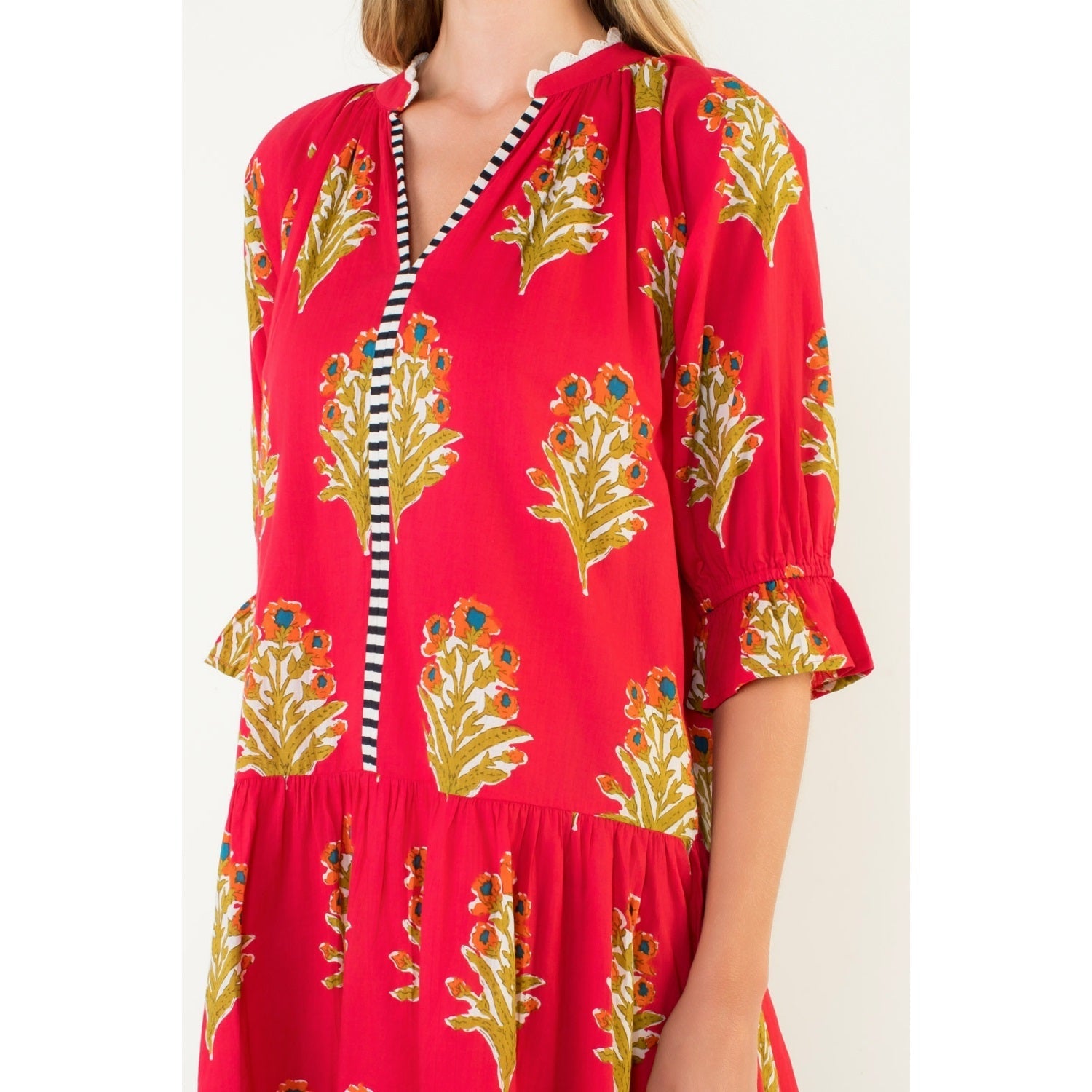 Floral Detailed V-Neck Dress THML