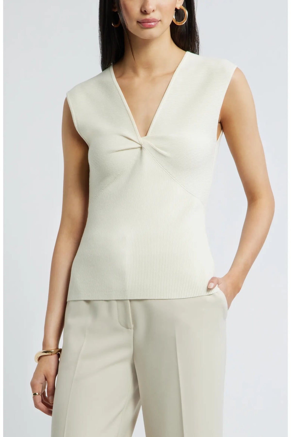 Sleeveless Twist Front Sweater Entro