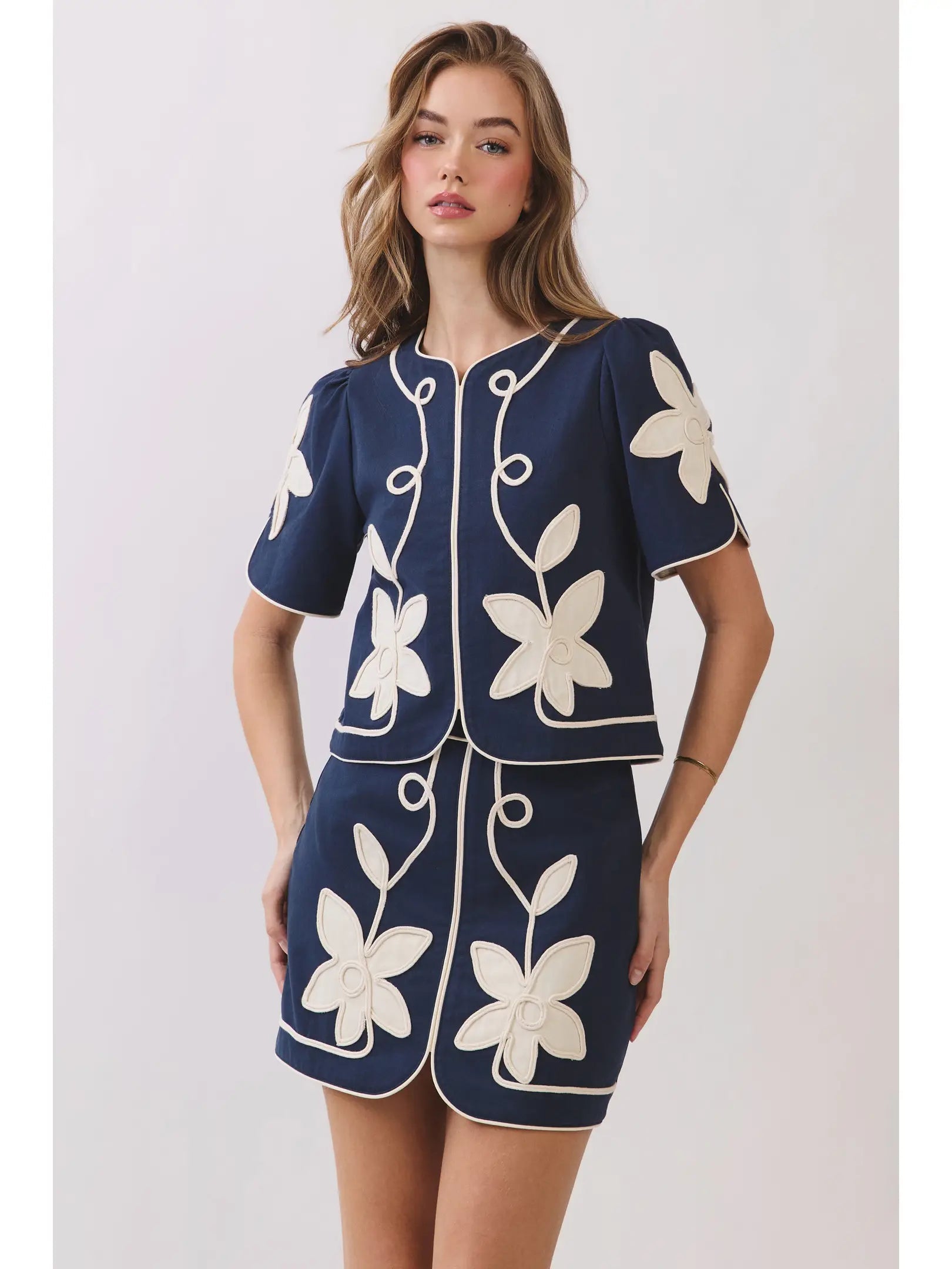 Appliqué Floral Short Puff Sleeve Structured Top TCEC