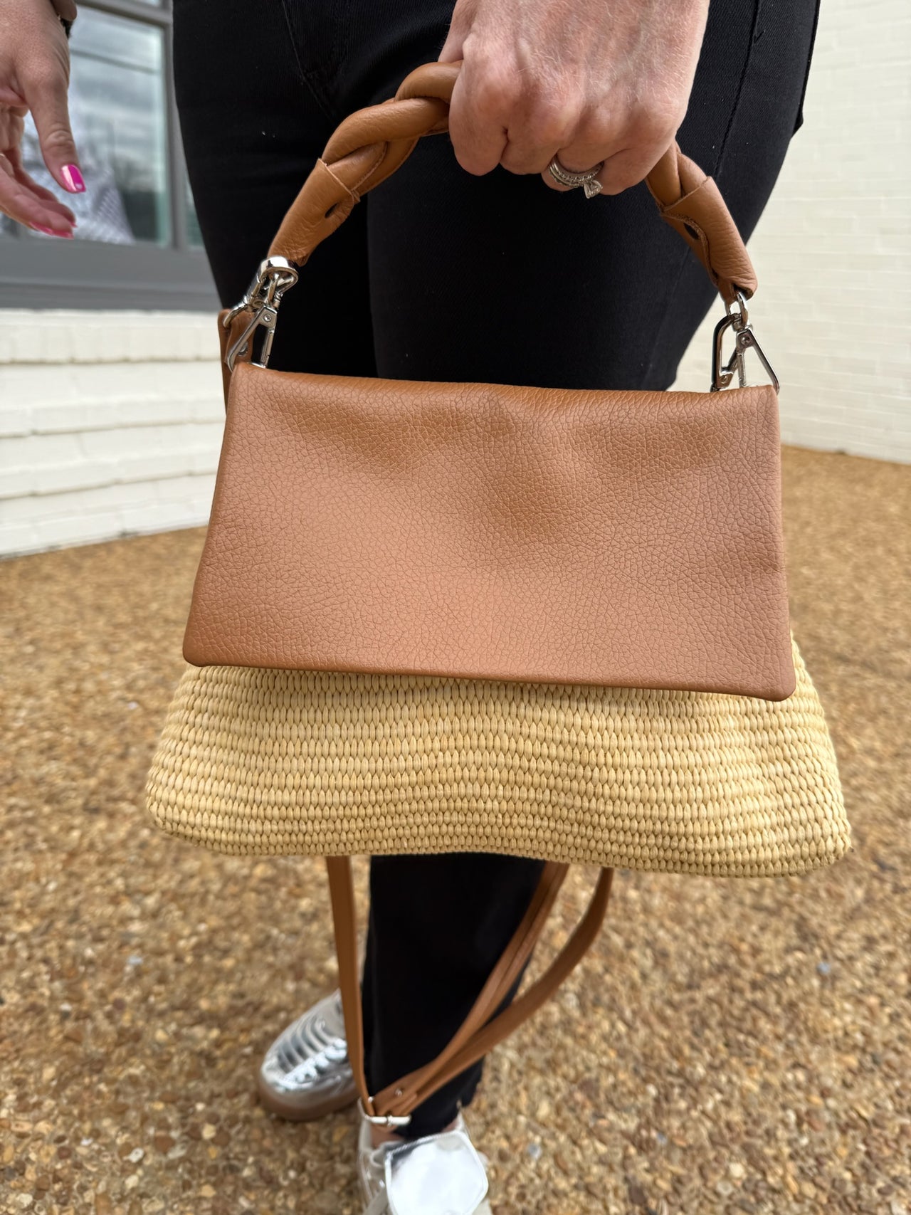 Flap Bag in Raffia Camel