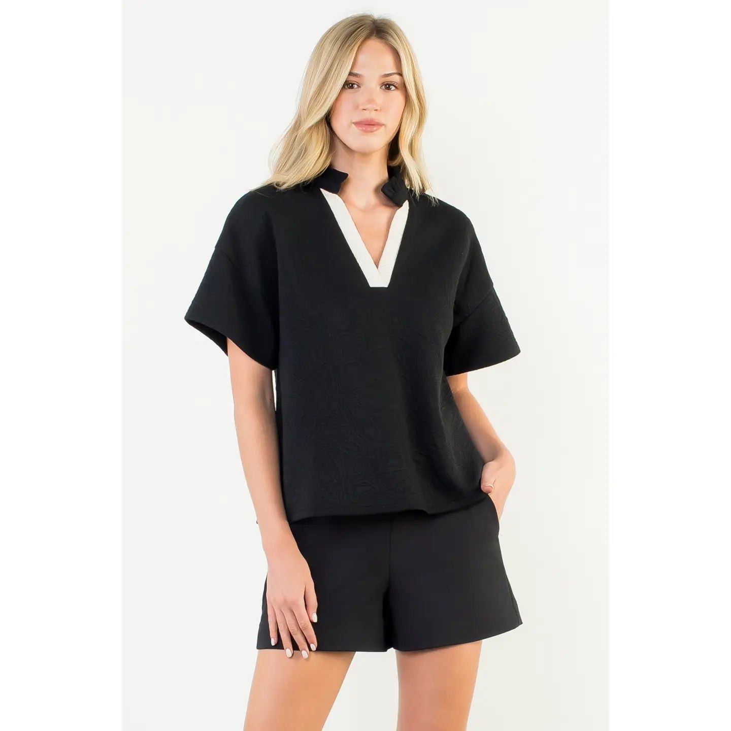 Contrast V-Neck Textured Short Sleeve Top THML