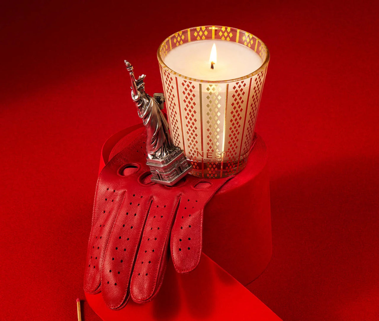 Nest Holiday Classic 8.1oz Candle Nest