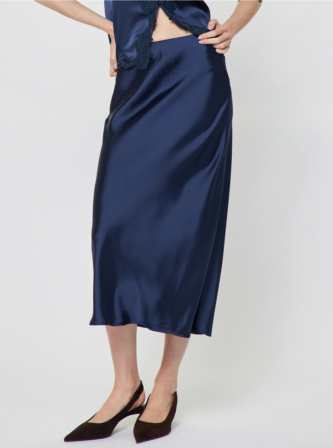 Elasticized Waist Satin Midi Skirt Current Air