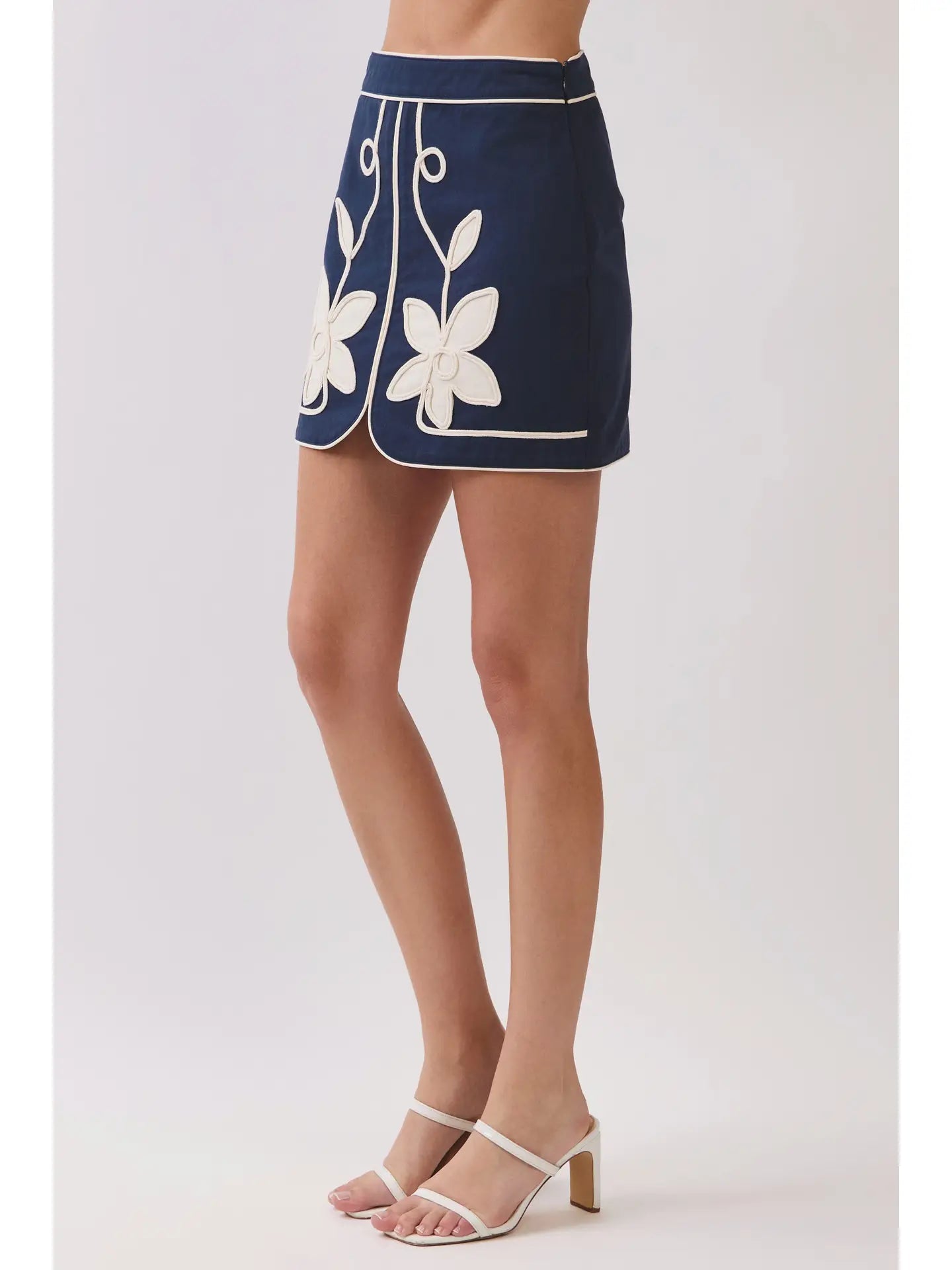 Floral Appliqué Front Slit Mini Skirt TCEC