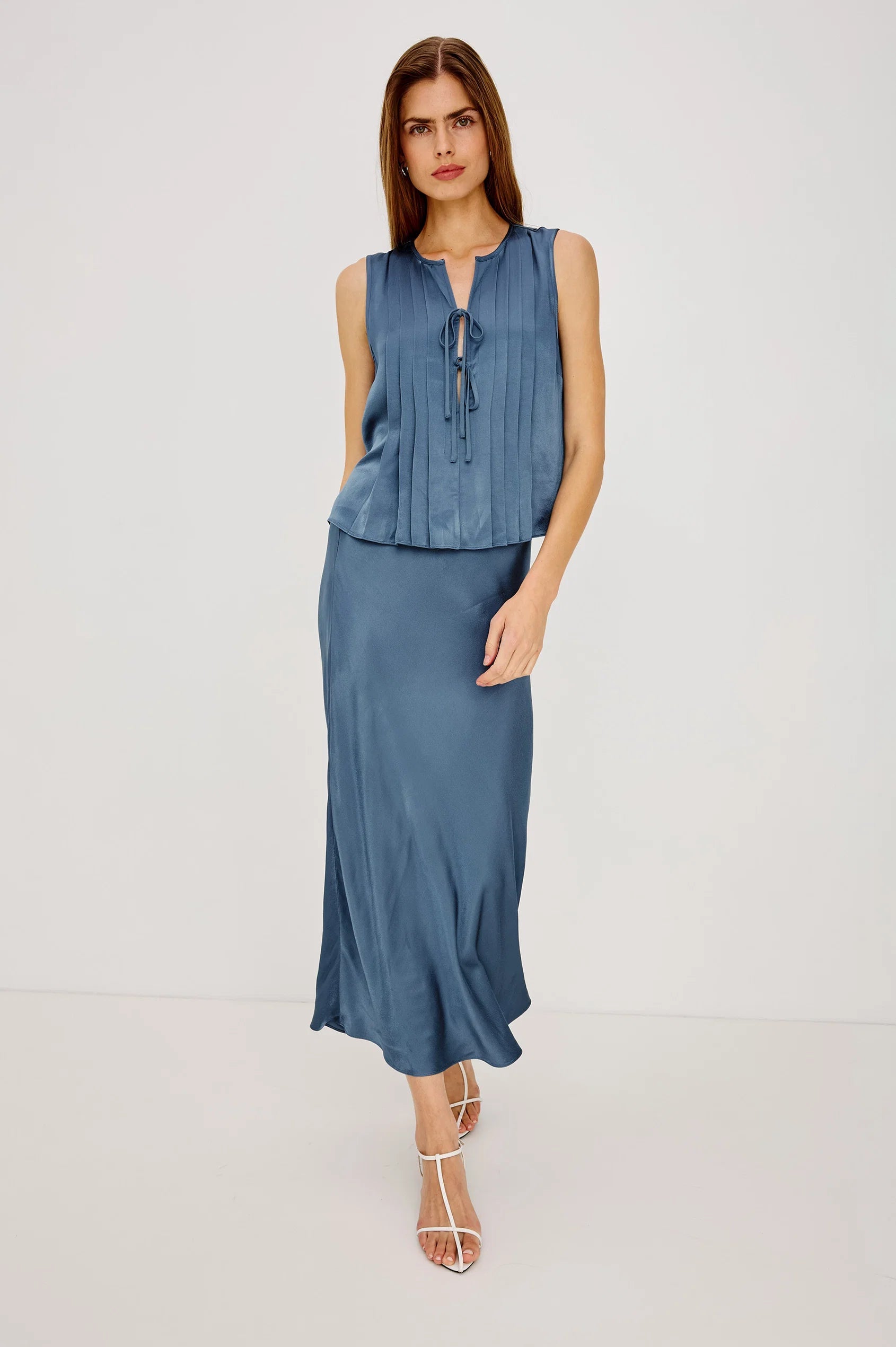 Anya Skirt Rails