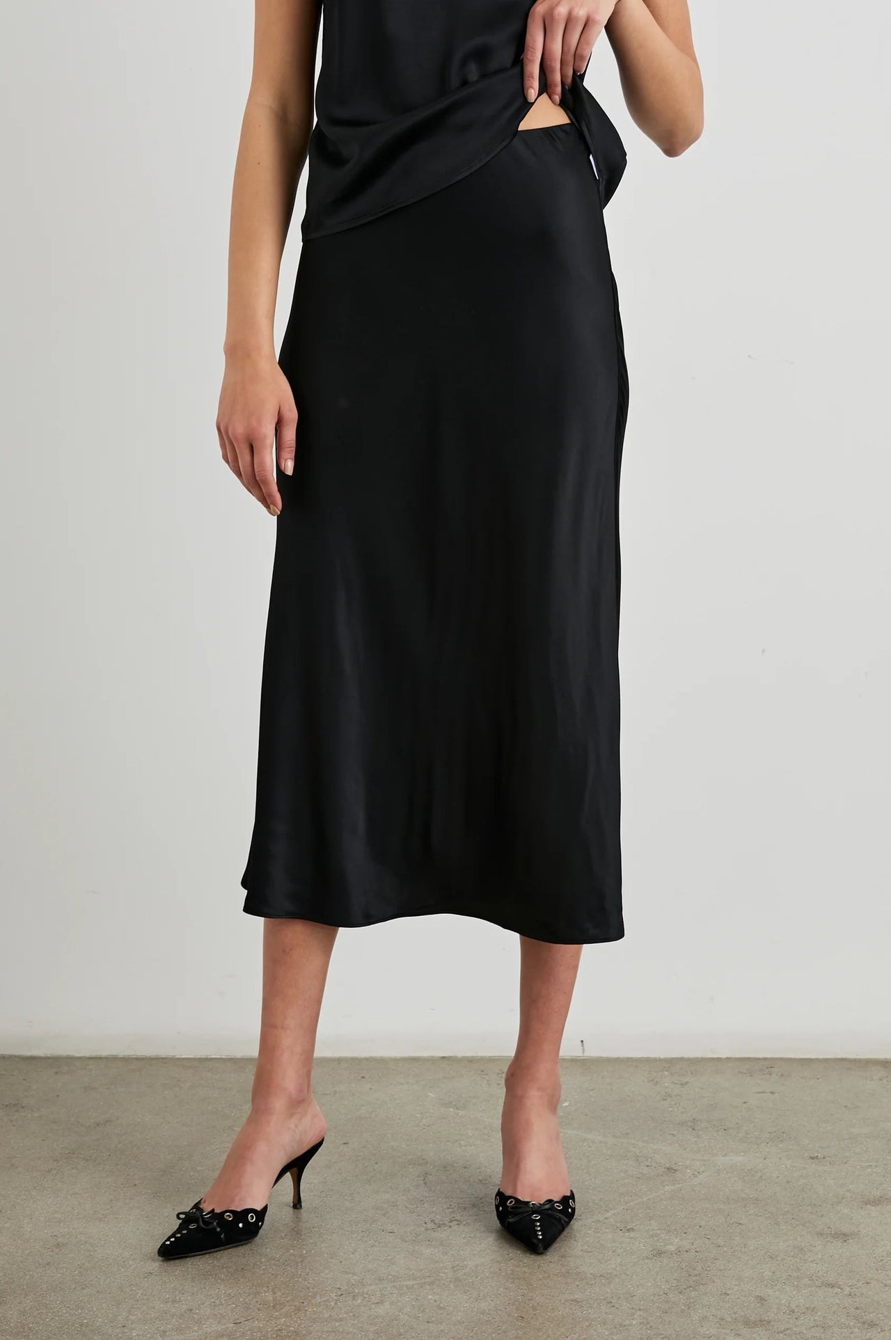 Anya Skirt Rails