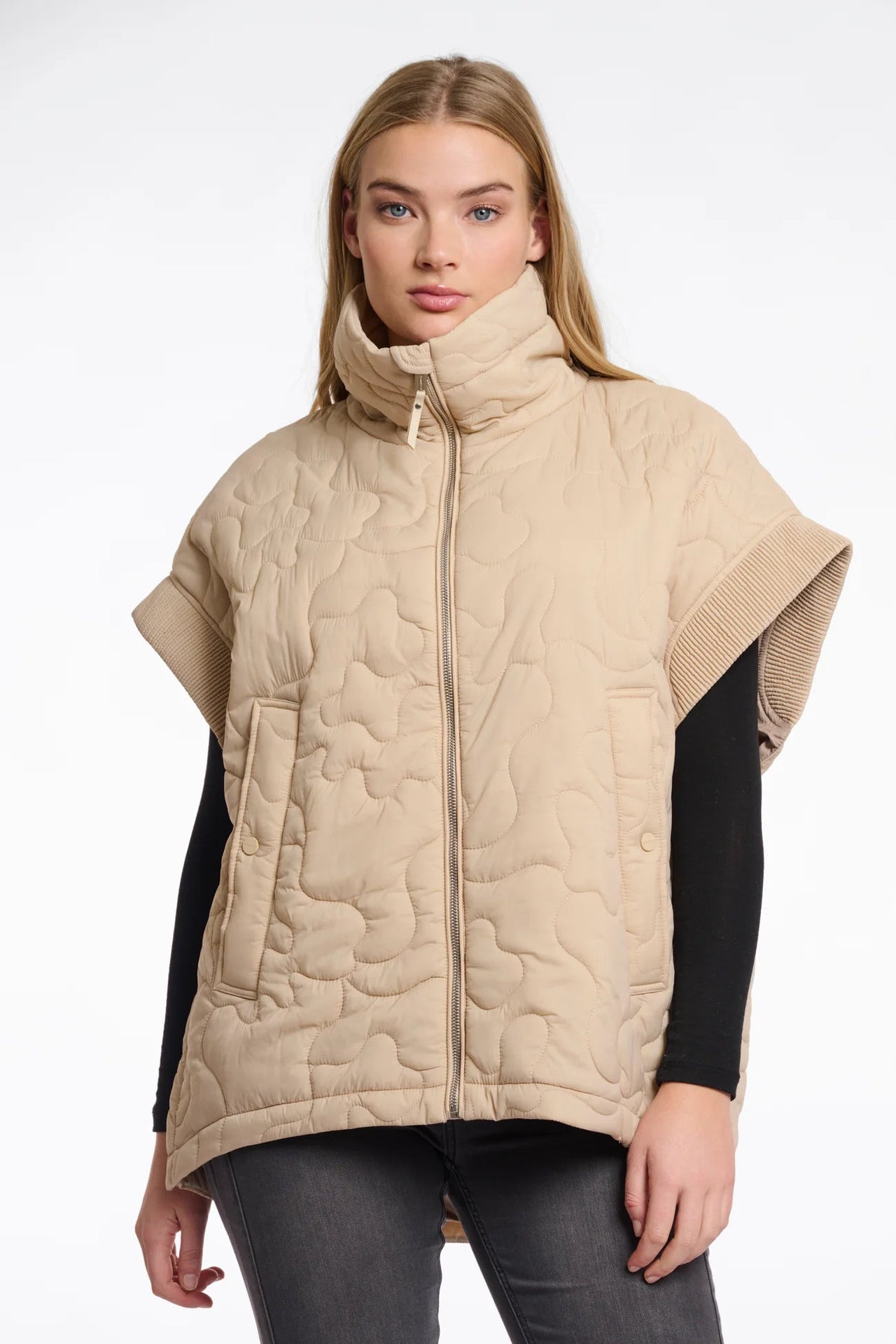Caitlyn Quilted Cape Rino & Pelle