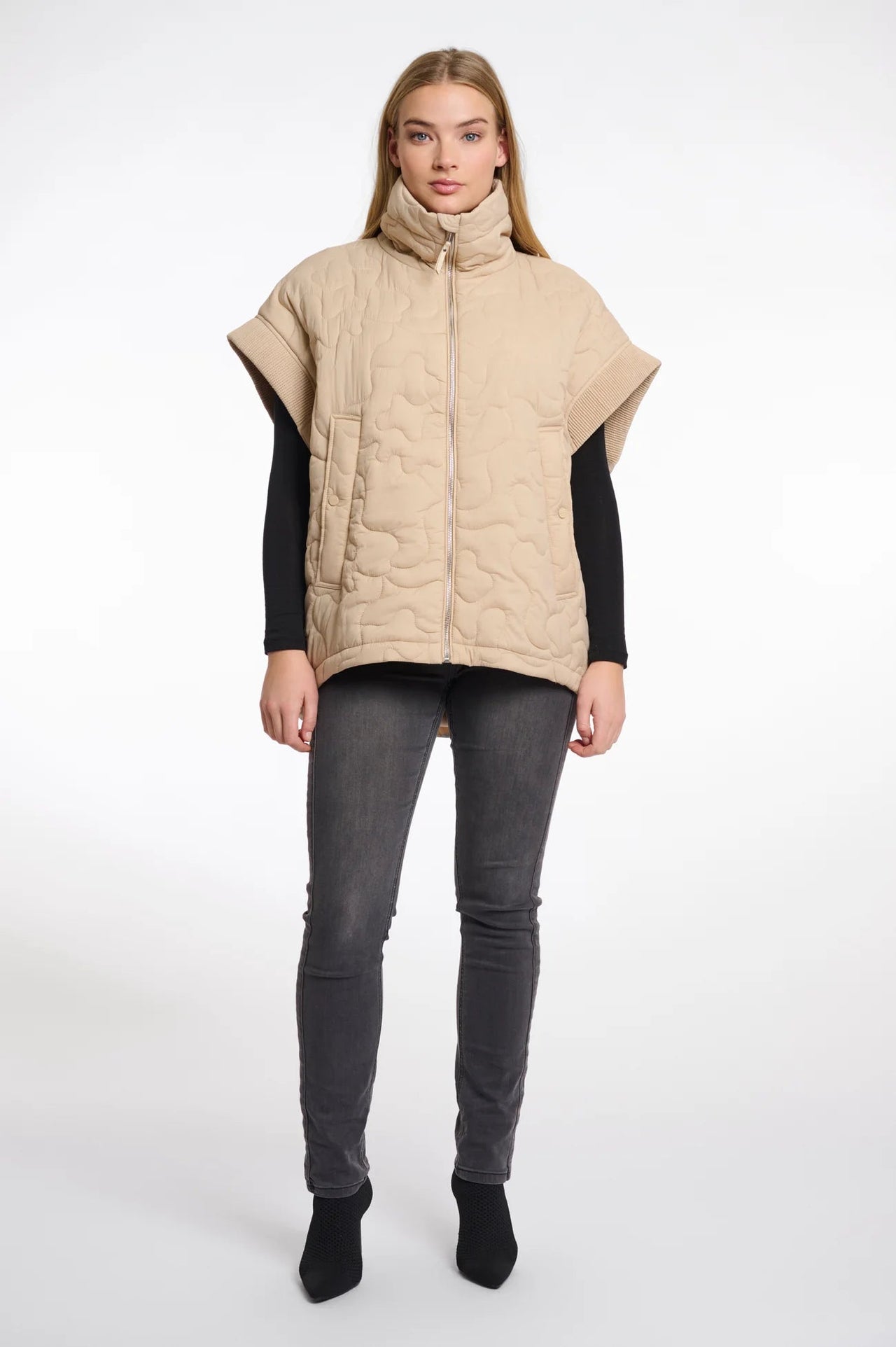 Caitlyn Quilted Cape Rino & Pelle