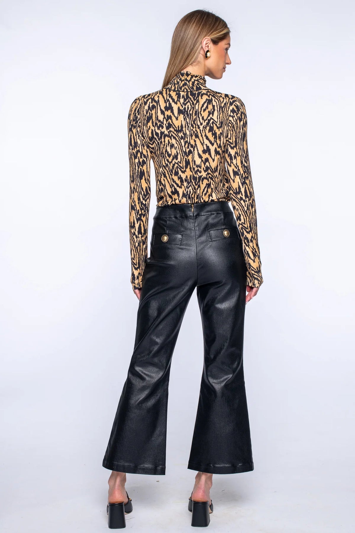 Stevie Top Elizabeth James