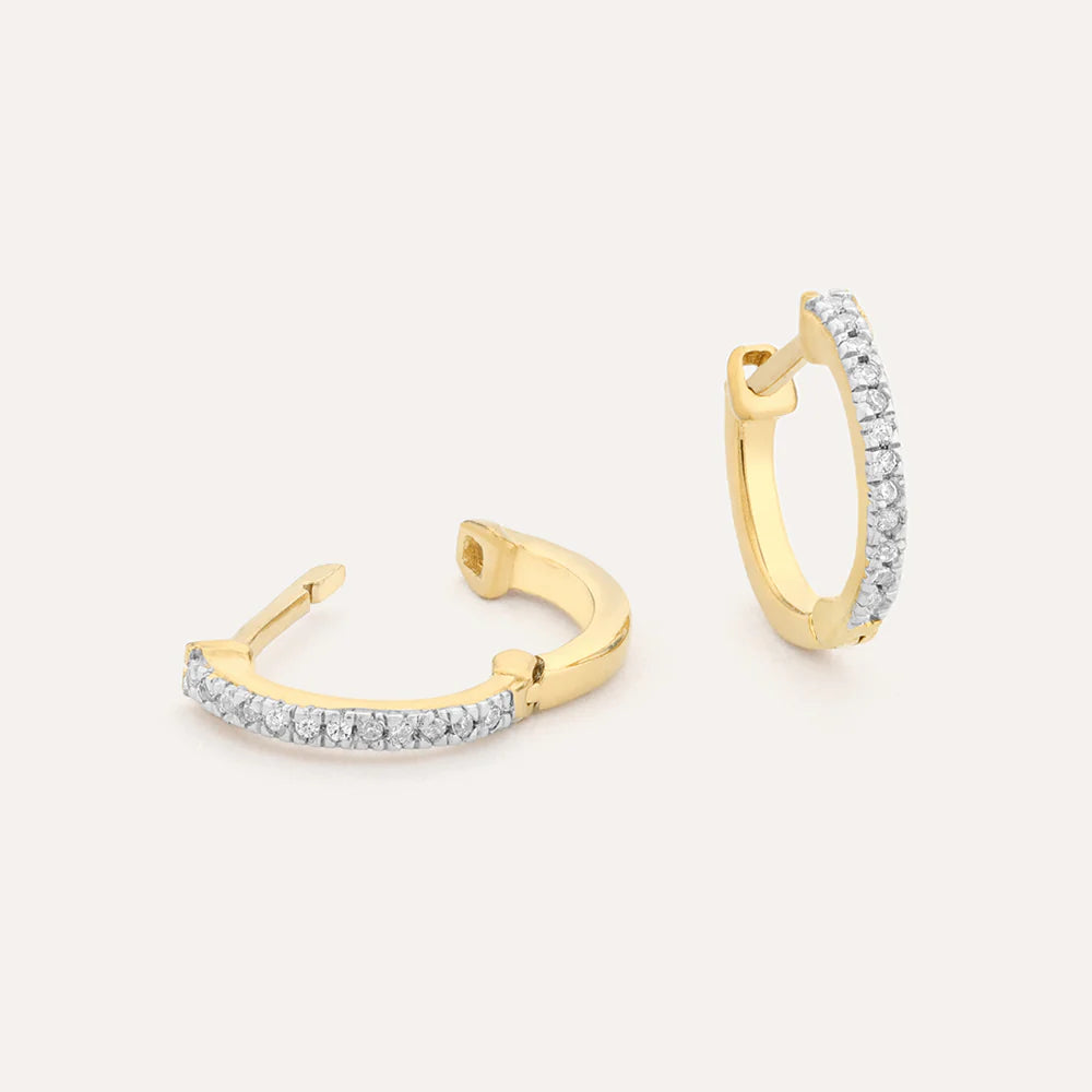 Half-Hearted Adventure? Never! Hoop Earrings in Yellow Gold