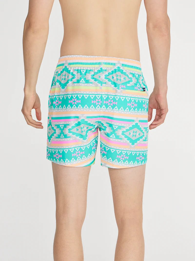 The En Fuegos 5.5" Lined Swim Trunks | Chubbies