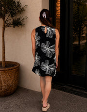 Marnie Sleeveless Floral Embroidery Detail Dress THML