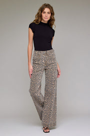 Wide Comfort 33" Inseam Flare Jeans Hidden Jeans