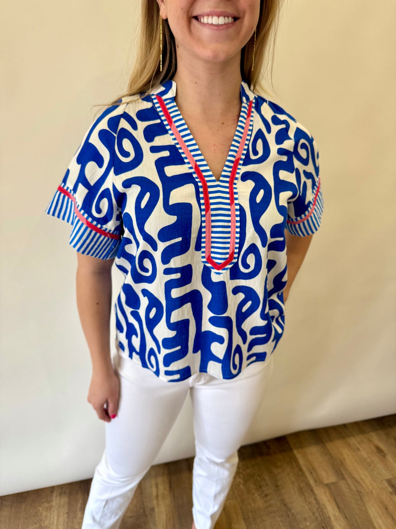 Gabrielle Short Sleeves Abstract Pattern Top THML