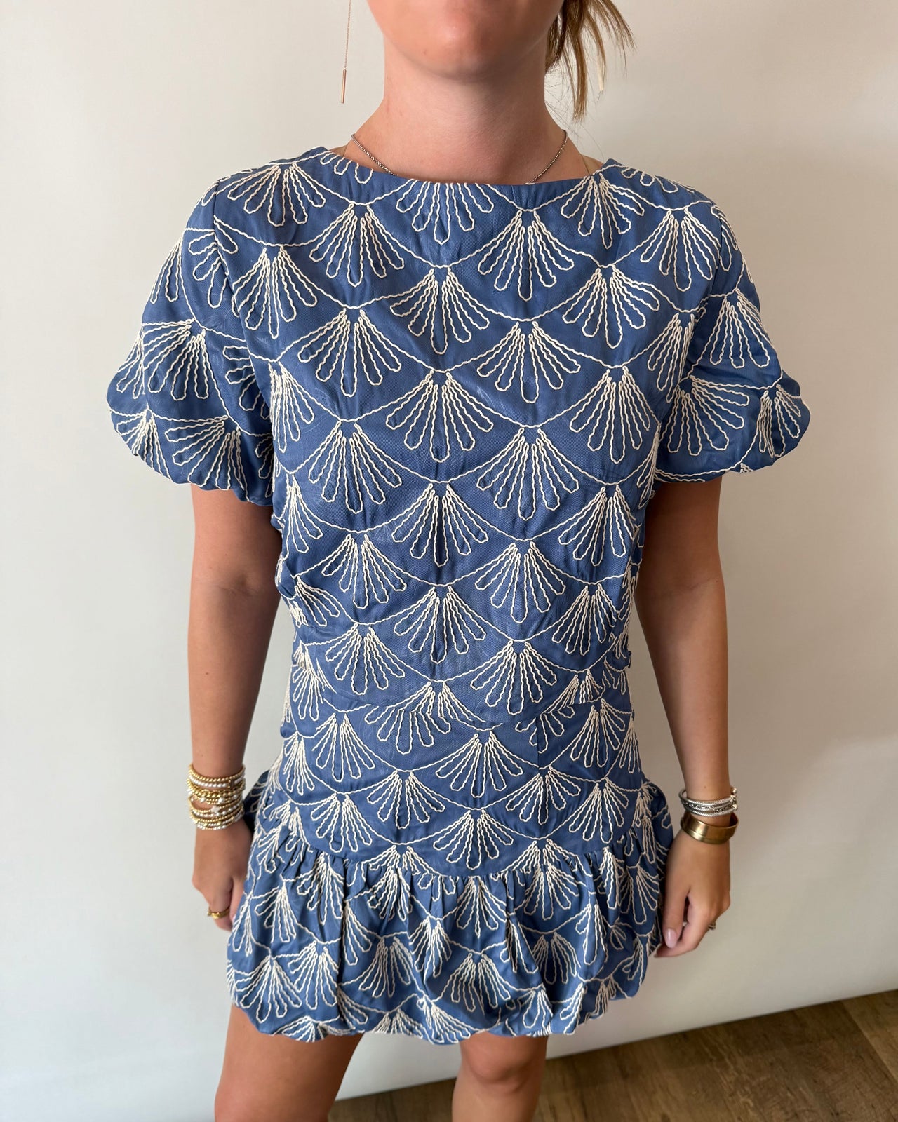 EMBROIDERED DENIM BUBBLE SLEEVE TOP Ciebon