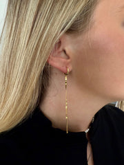 14K/SS HUGGIE W/3 HERRINGBONE CHAIN DROP GOLD Tricia Ryan