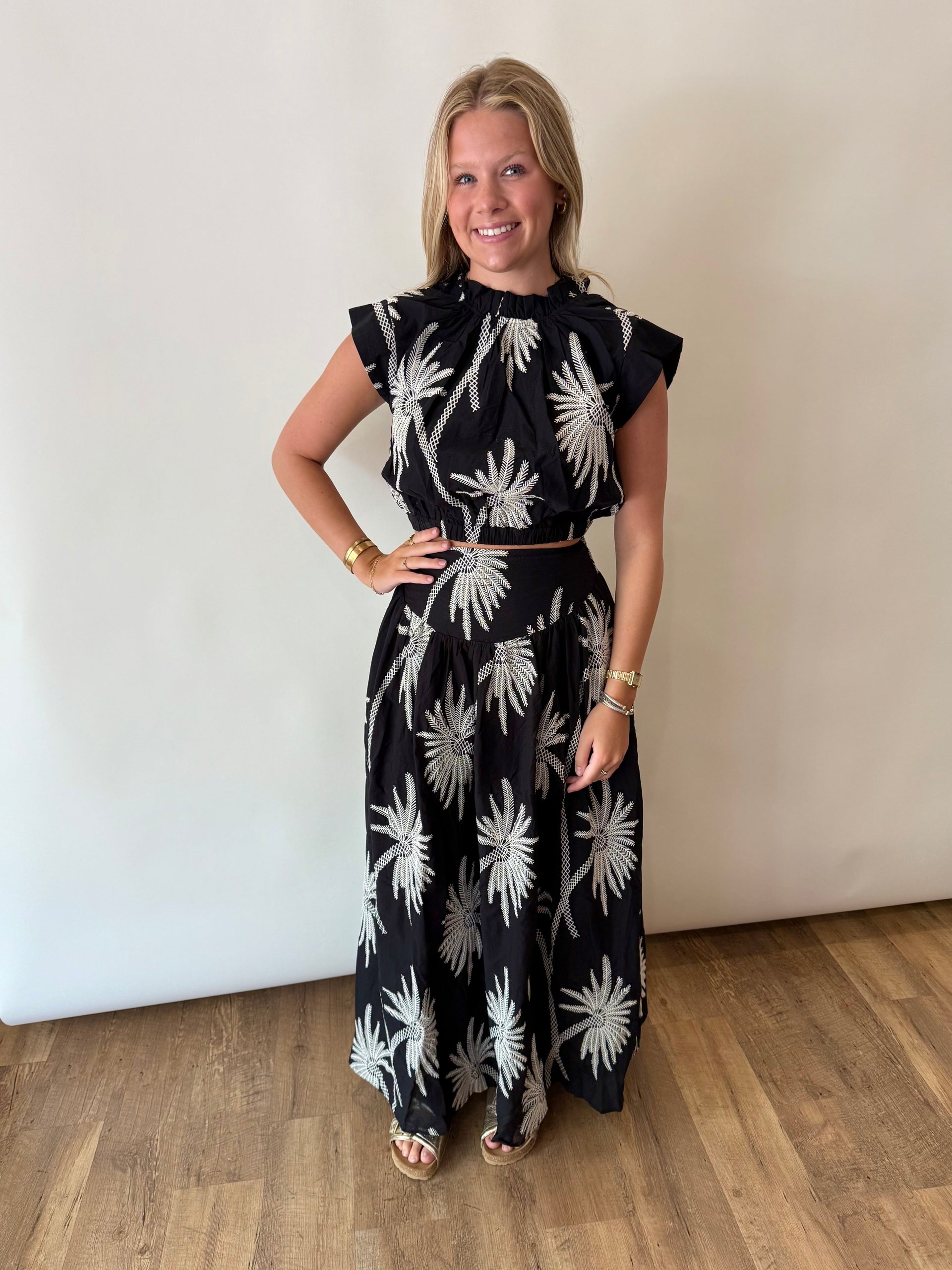 DAYANA EMBROIDERED PALM TREE TOP Ciebon