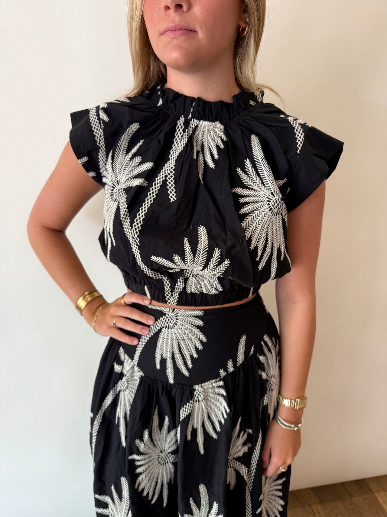 DAYANA EMBROIDERED PALM TREE TOP Ciebon