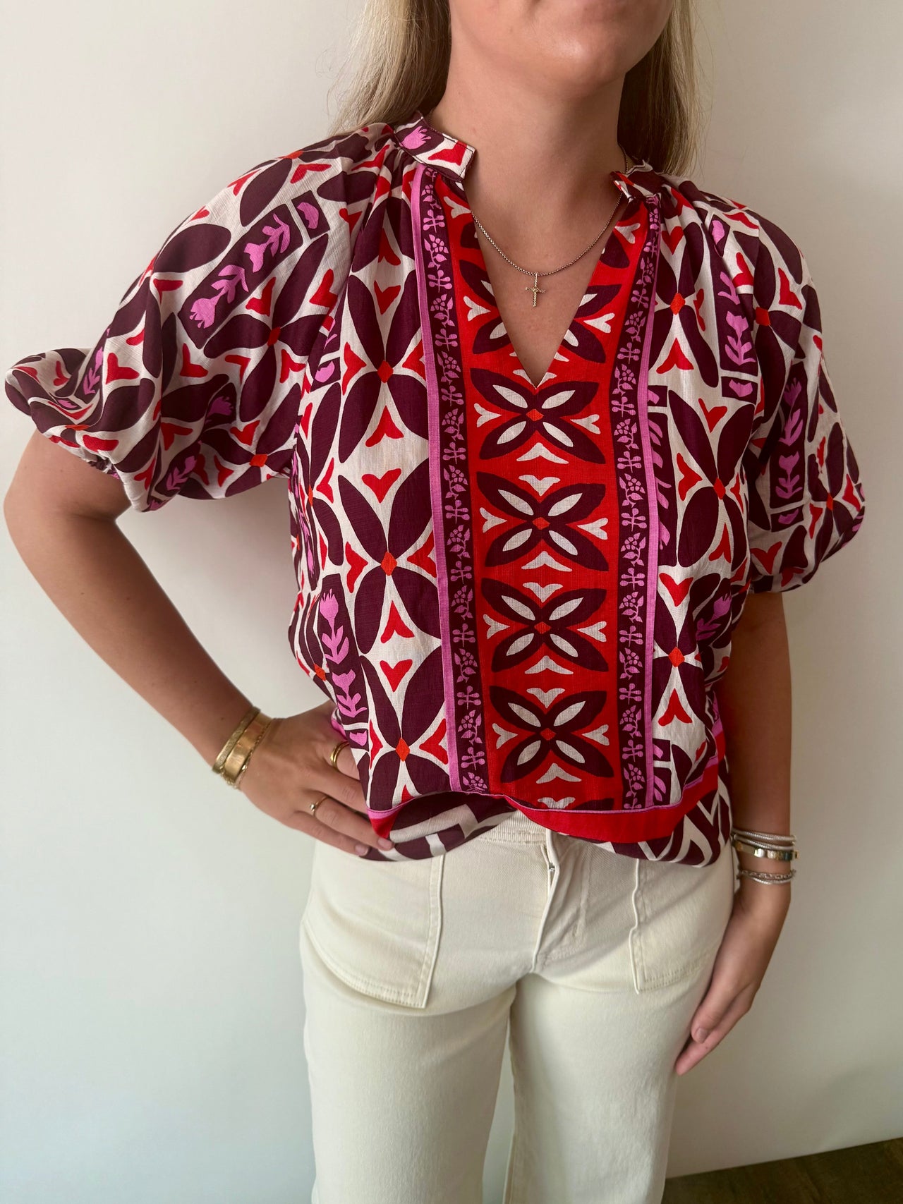 PUFF SLEEVE PRINT VNECK TOP THML