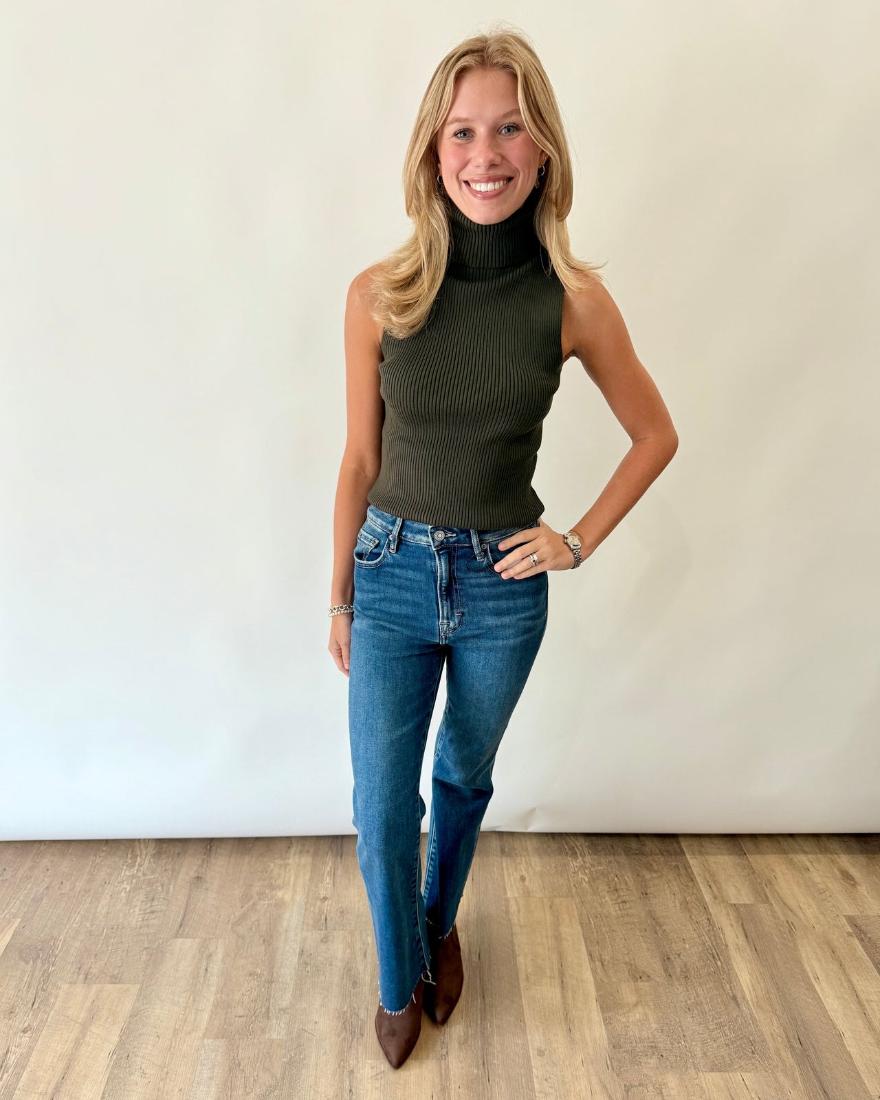 Sleeveless Turtleneck Sweater Tank Astrid