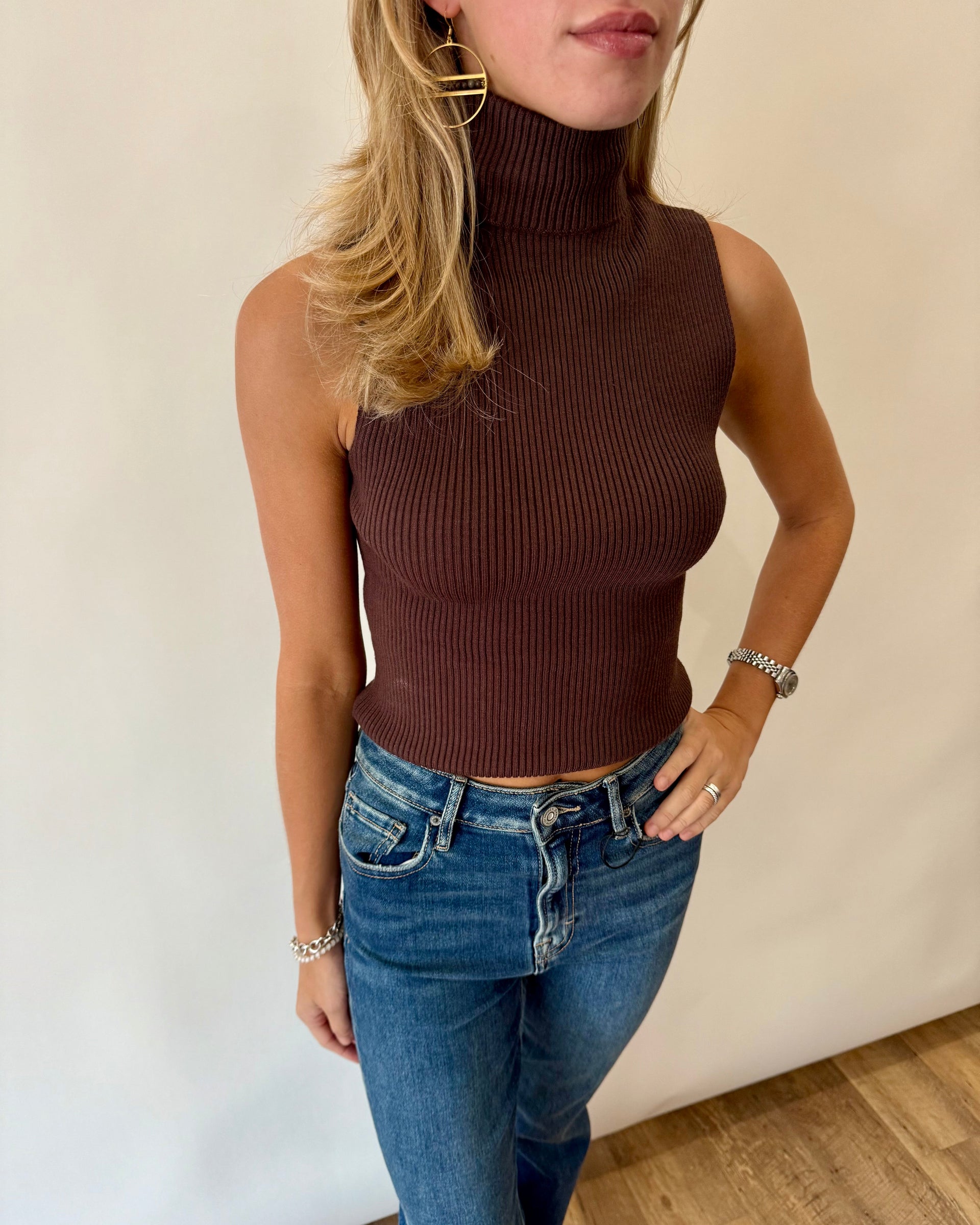 Sleeveless Turtleneck Sweater Tank Astrid