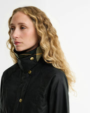 Women's Cropped Beadnell Waxed Jacket | Barbour Barbour