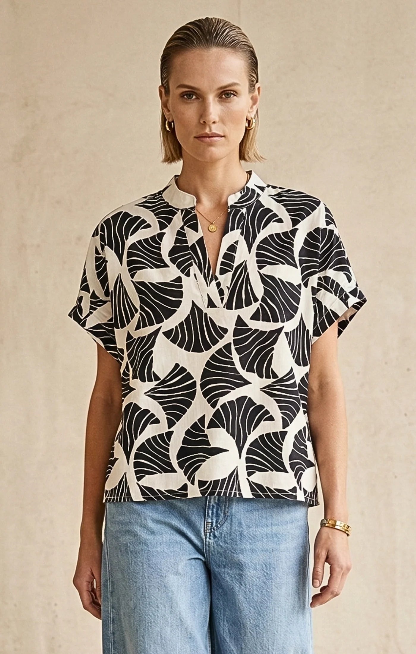 Mary V-Neck Top Sofia