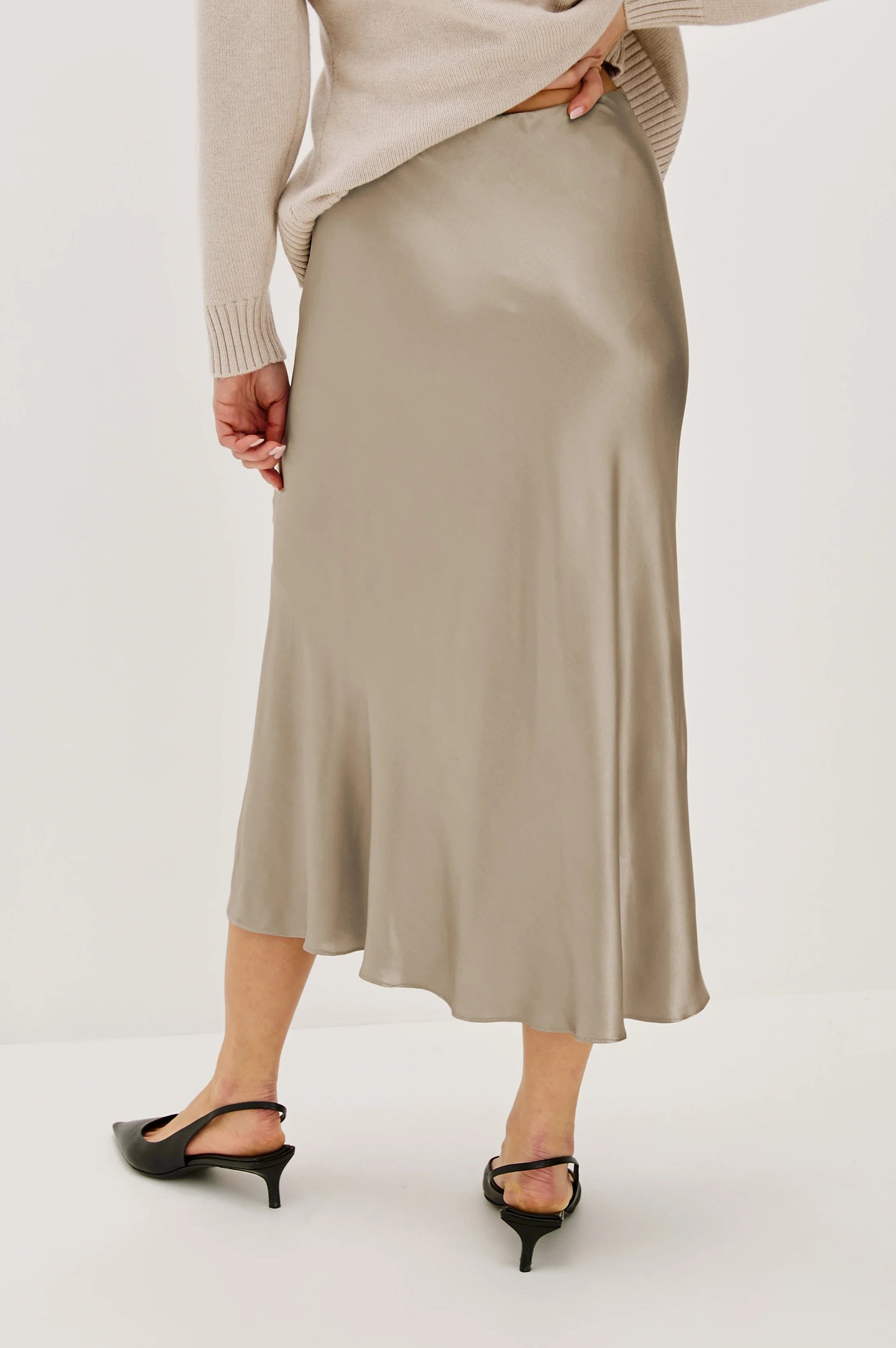 Maya Skirt Rails