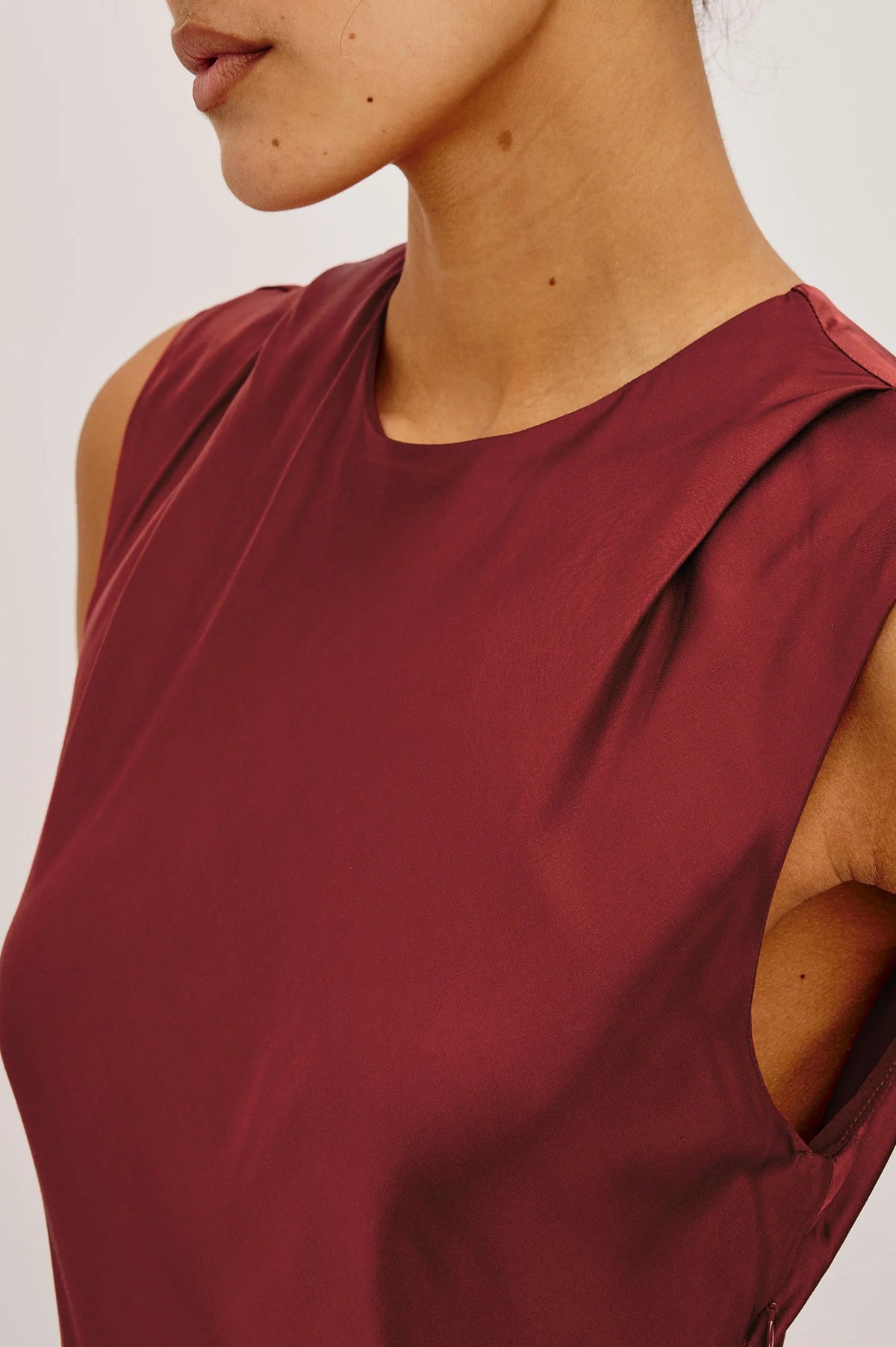 Mira Dress Rails