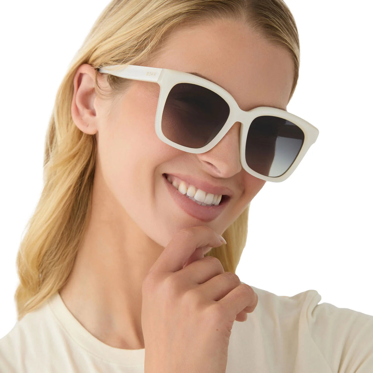 Meredith Square Sunglasses in Opaline Grey Gradient