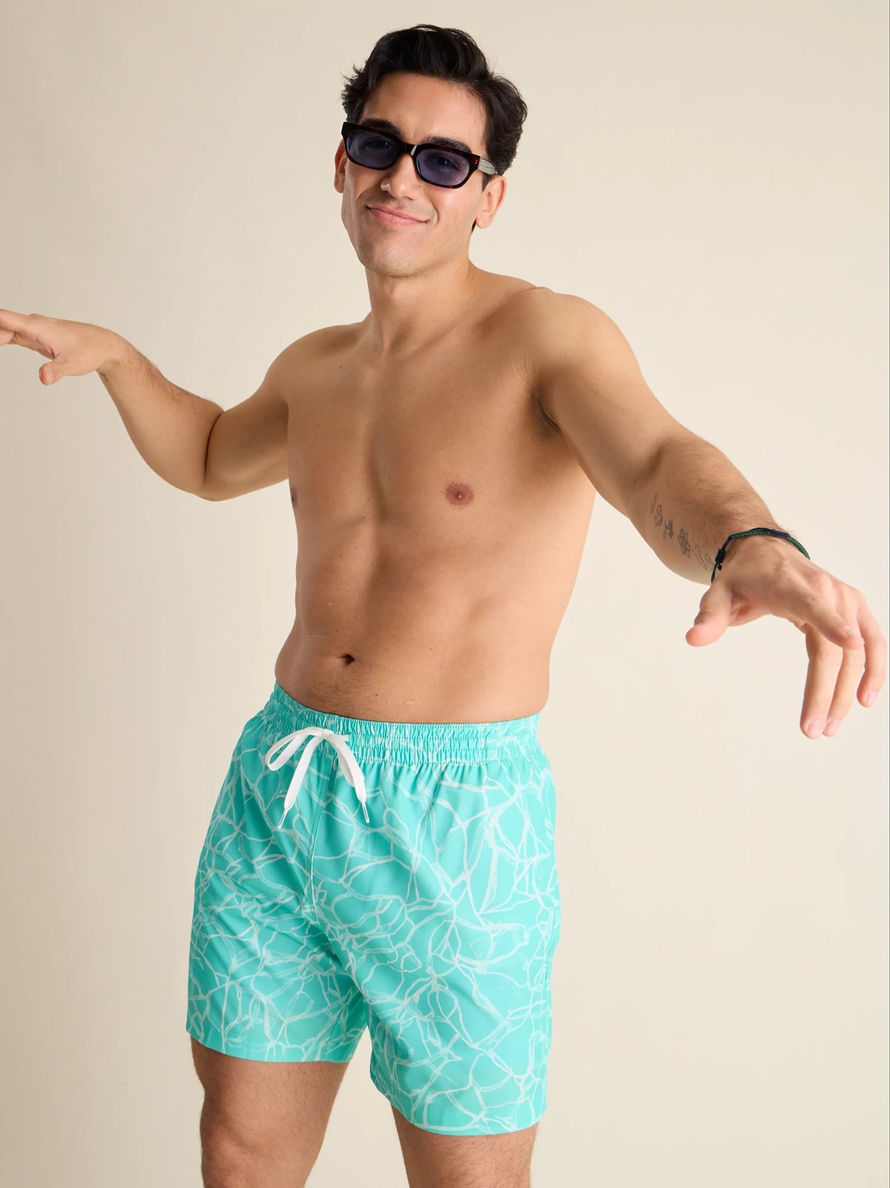 The Pool Parties 5.5" Classic Swim Trunks | Chubbies