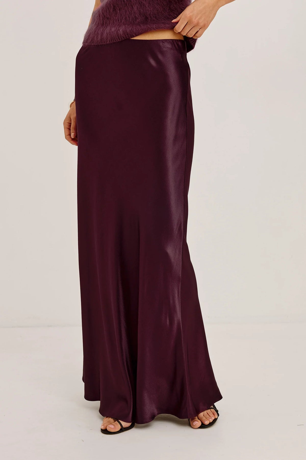 Romina Skirt Rails