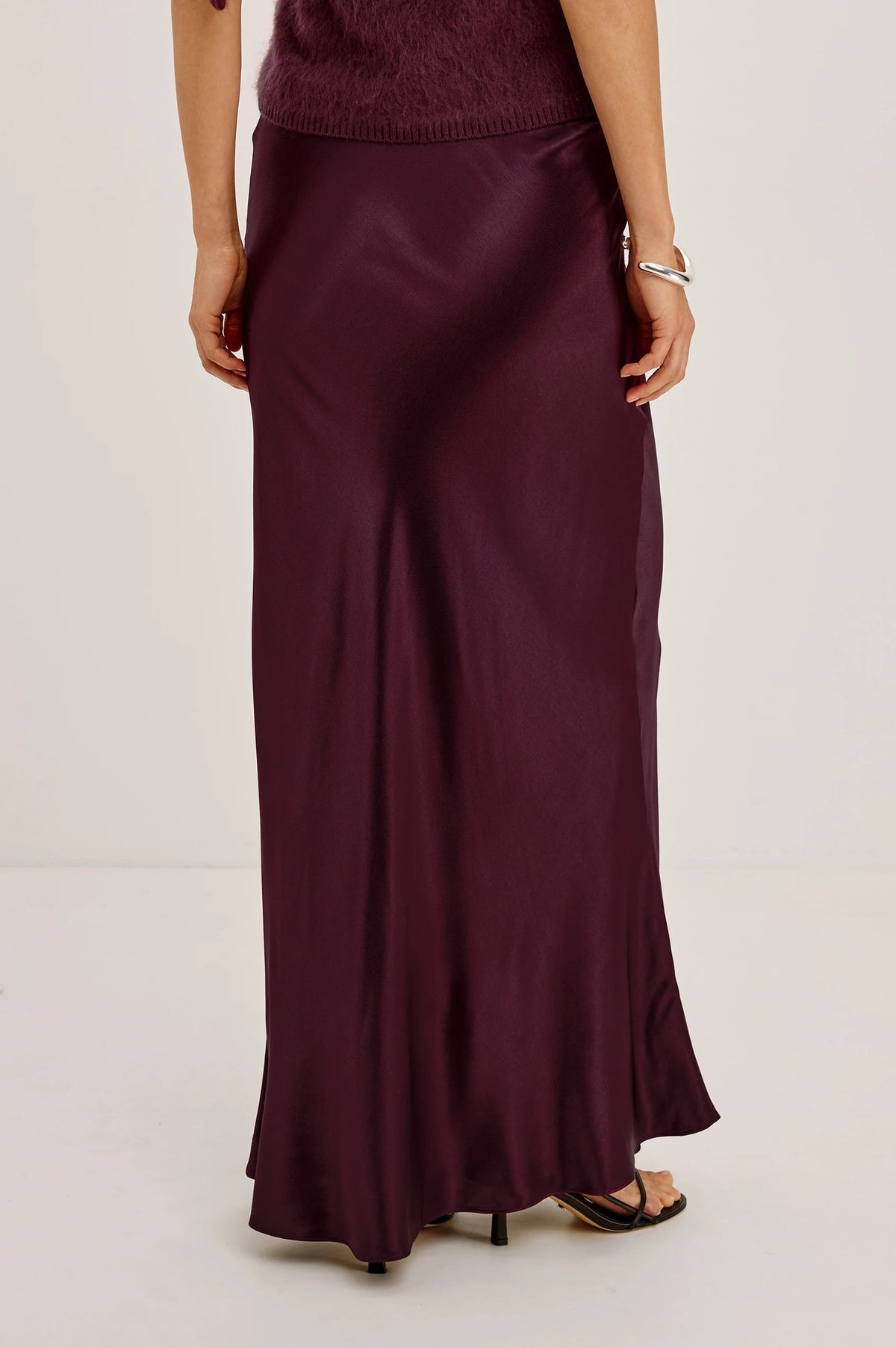 Romina Skirt Rails