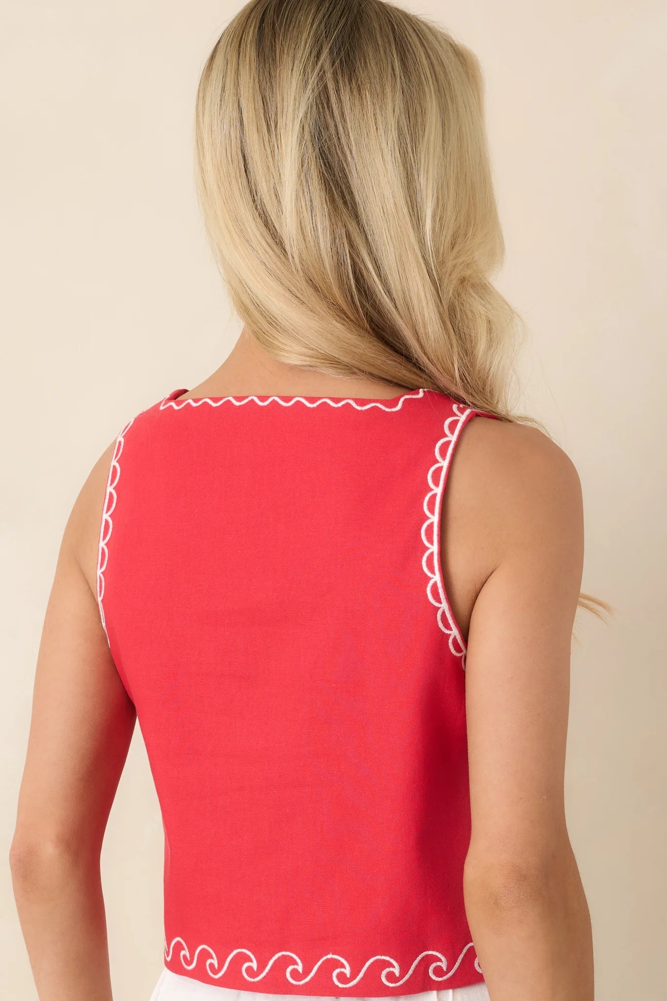Seashell Embroidered Squared Neckline Cropped Tank Fate