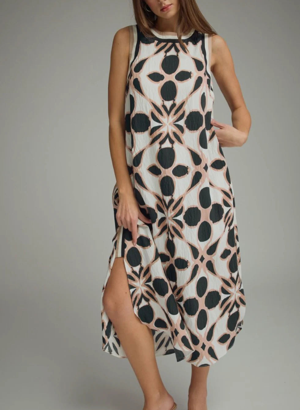 Neutral Abstract Sleeveless Midi Dress Entro