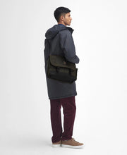 Field Waxed Satchel | Barbour Barbour