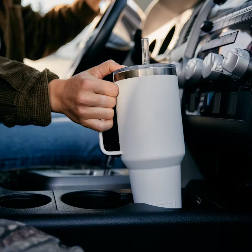Yeti Rambler 42oz Straw Mug - Ultraviolet Yeti Coolers