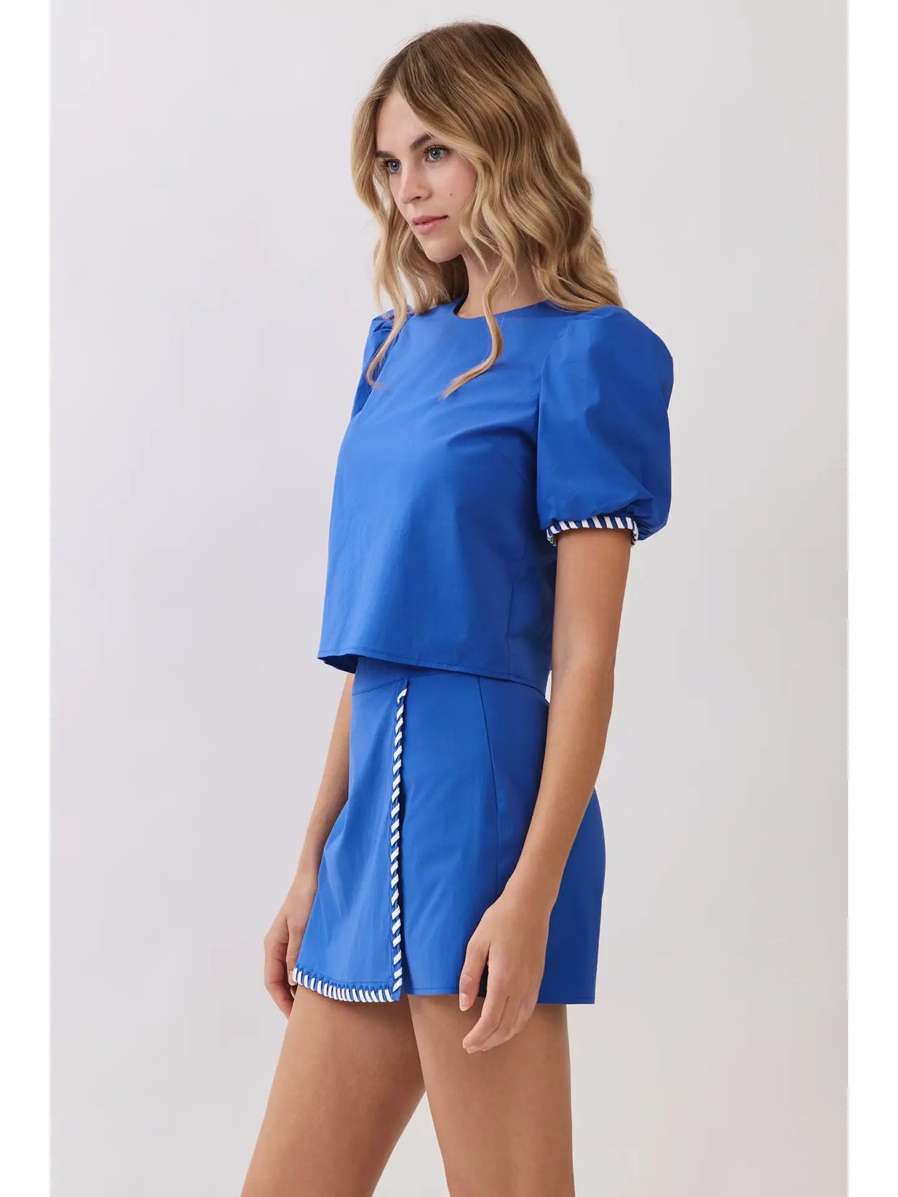 Whipstitch Trim Puff Sleeve Crop Top TCEC