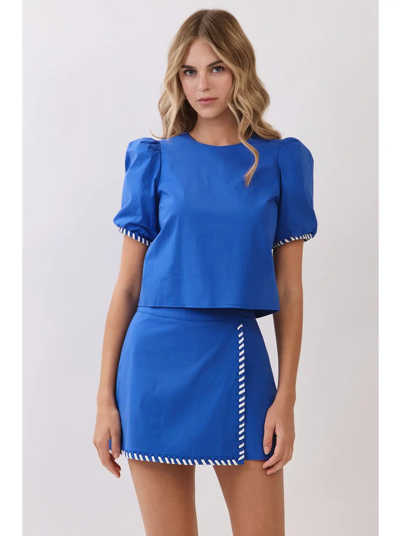 Whipstitch Trim Puff Sleeve Crop Top TCEC
